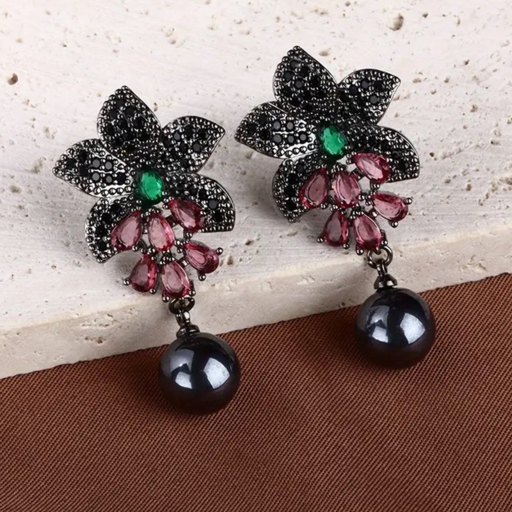 🖤Elegant sparkly Black Tahitian floral drop earrings